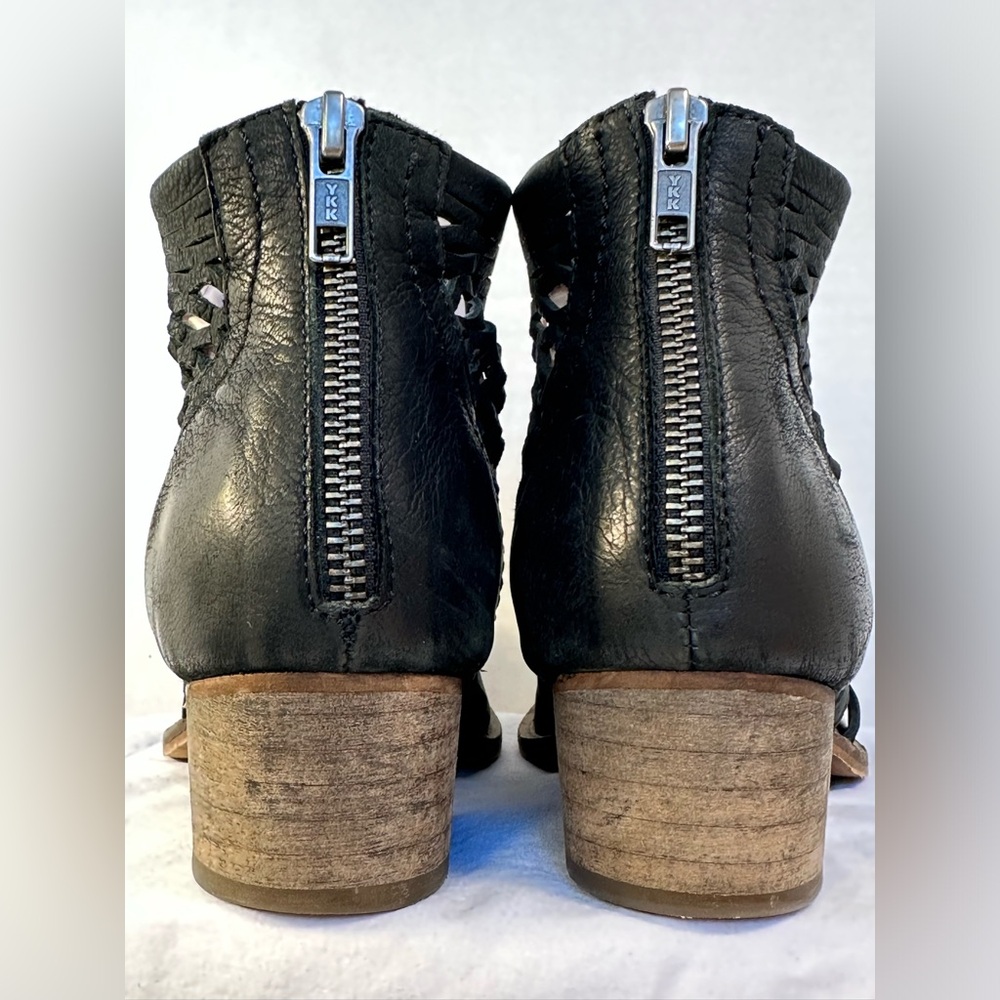 BLACK LEATHER BOTIES (SIZE 6.5M) AMAZING CONDITION! COCKTAIL, CONCERT!🤩 - Picture 1 of 12
